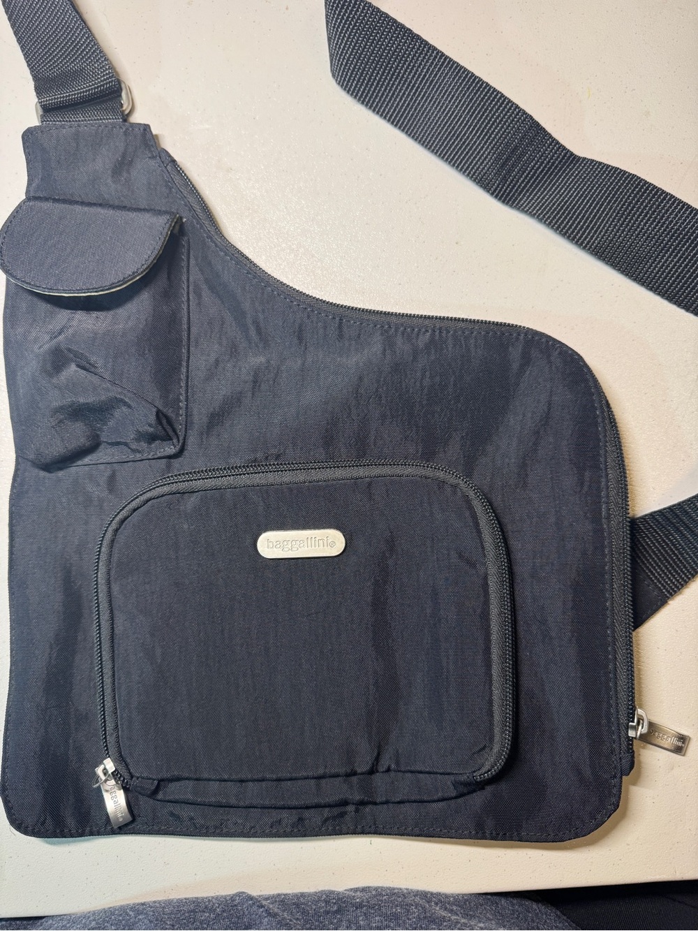 Baggallini Black Messenger Sling Bag with Front Pocket